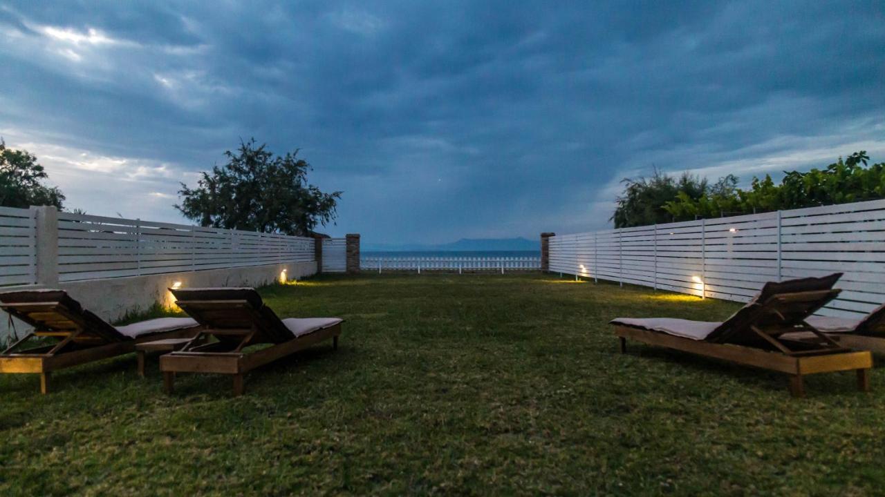 Terracotta Beach House เลฟคิมมี ภายนอก รูปภาพ